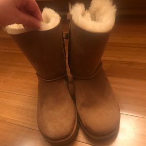 UGGS Size 6 with Bows